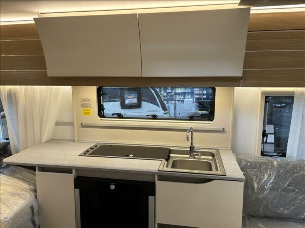 Adria Adora 472 Hoch- Neu - Image 7