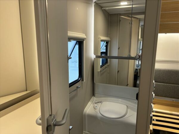 Adria Adora 472 Hoch- Neu - Image 3